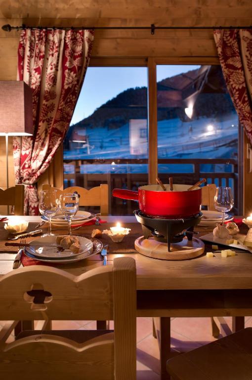 Cgh Residences & Spas Le Chalet Des Dolines Montgenèvre Quarto foto